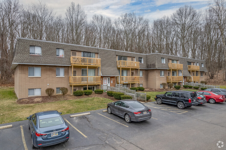 Primary Photo - Lake Street Apartments