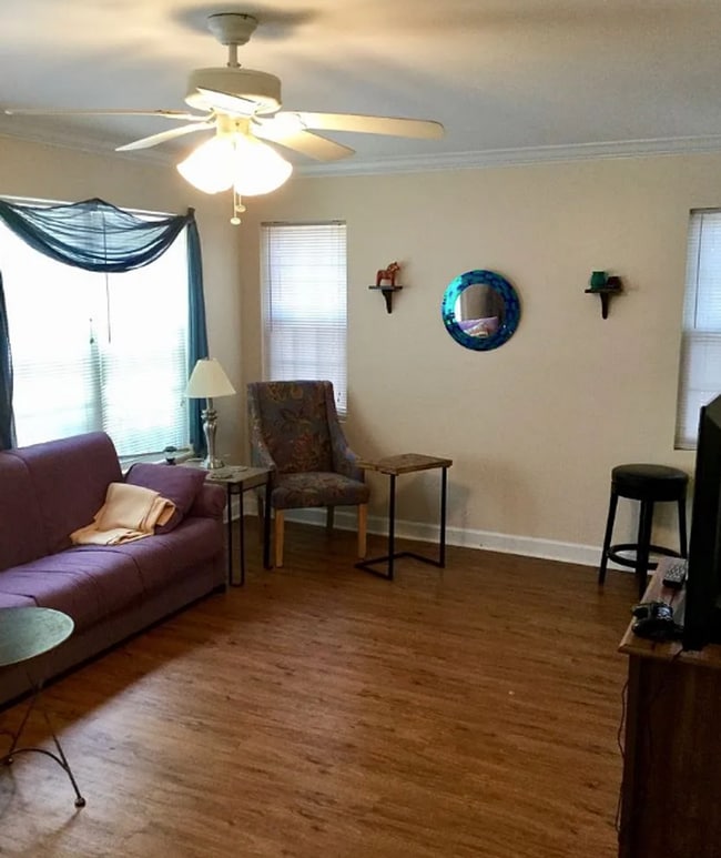 Building Photo - Charming 3-Bedroom Townhome in Callan Park – Available January 15th