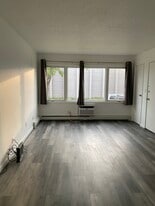 Building Photo - 2096 Mississippi St