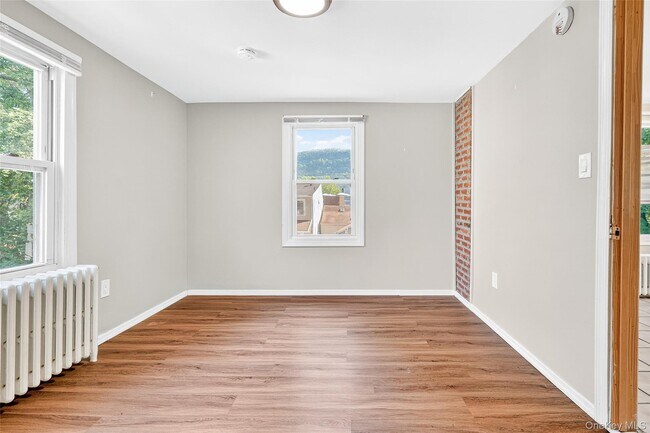 Building Photo - 109 Broadway