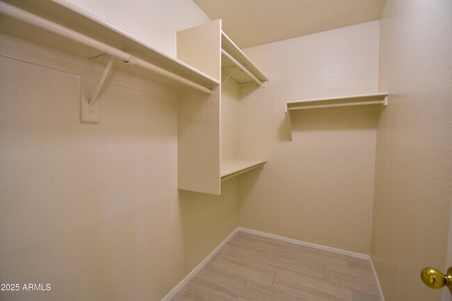 Building Photo - 9759 W Mohawk Ln