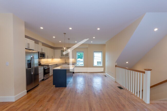 Building Photo - 118 Tremont St
