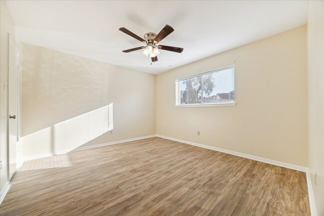 Building Photo - 2319 Wallingford Dr