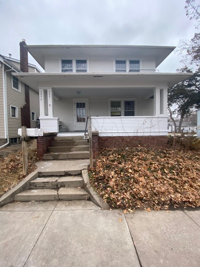 Primary Photo - 404 E Davenport St