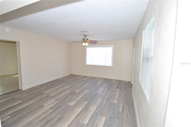 Building Photo - 1445 E Stuart St