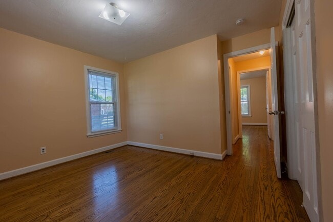 Building Photo - 10400/10402 Deering Road