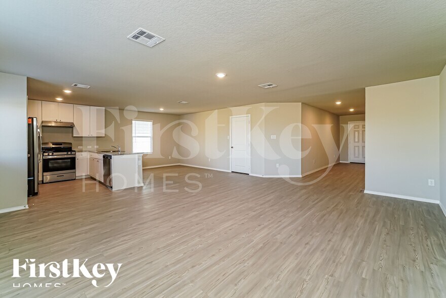 Building Photo - 10707 Prusiner Dr