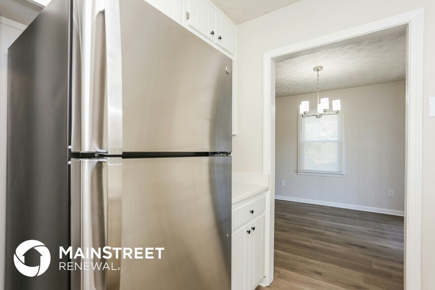 Building Photo - 570 Knollwood Dr