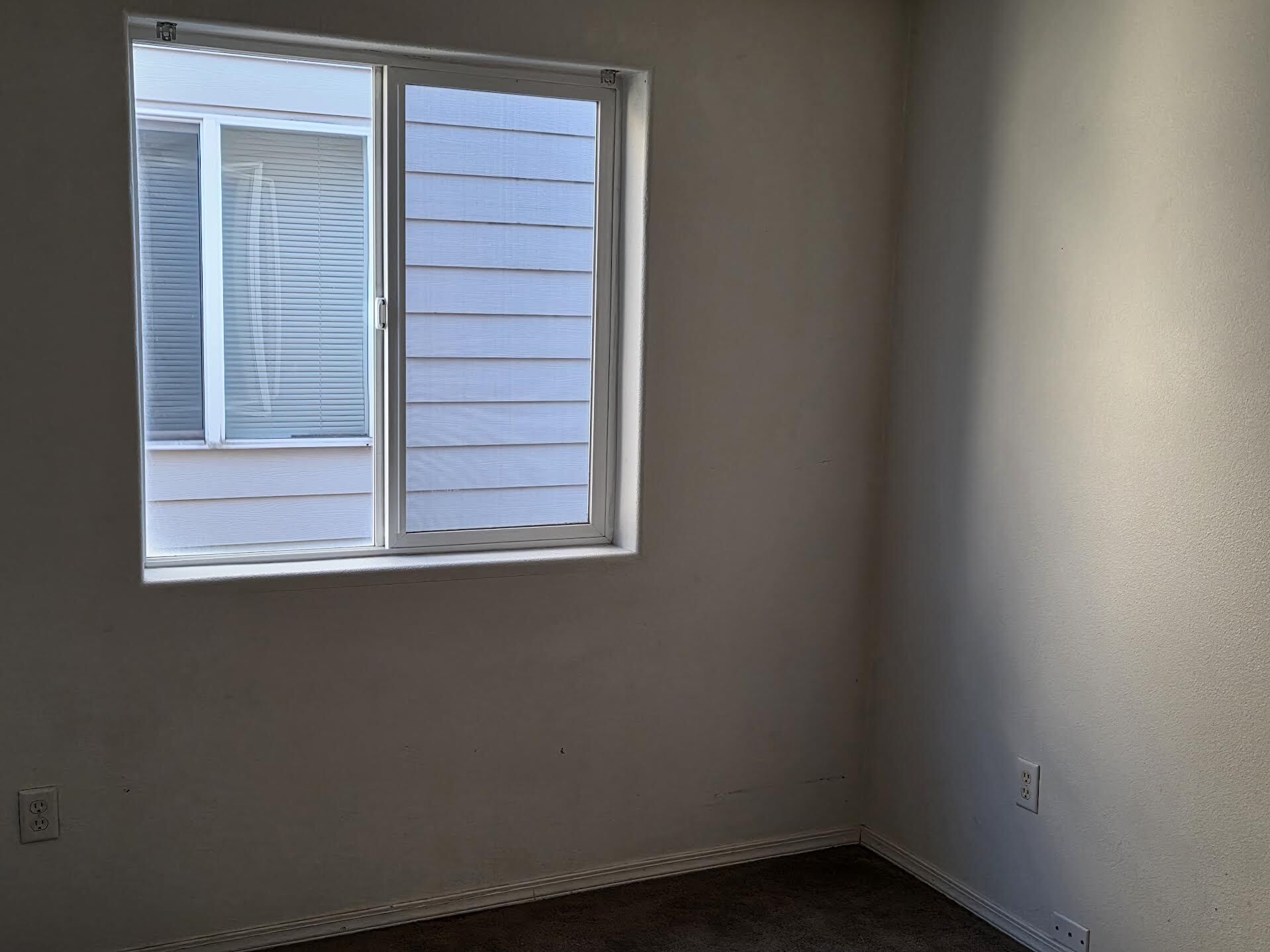 Building Photo - 2026 Meadowridge Ave