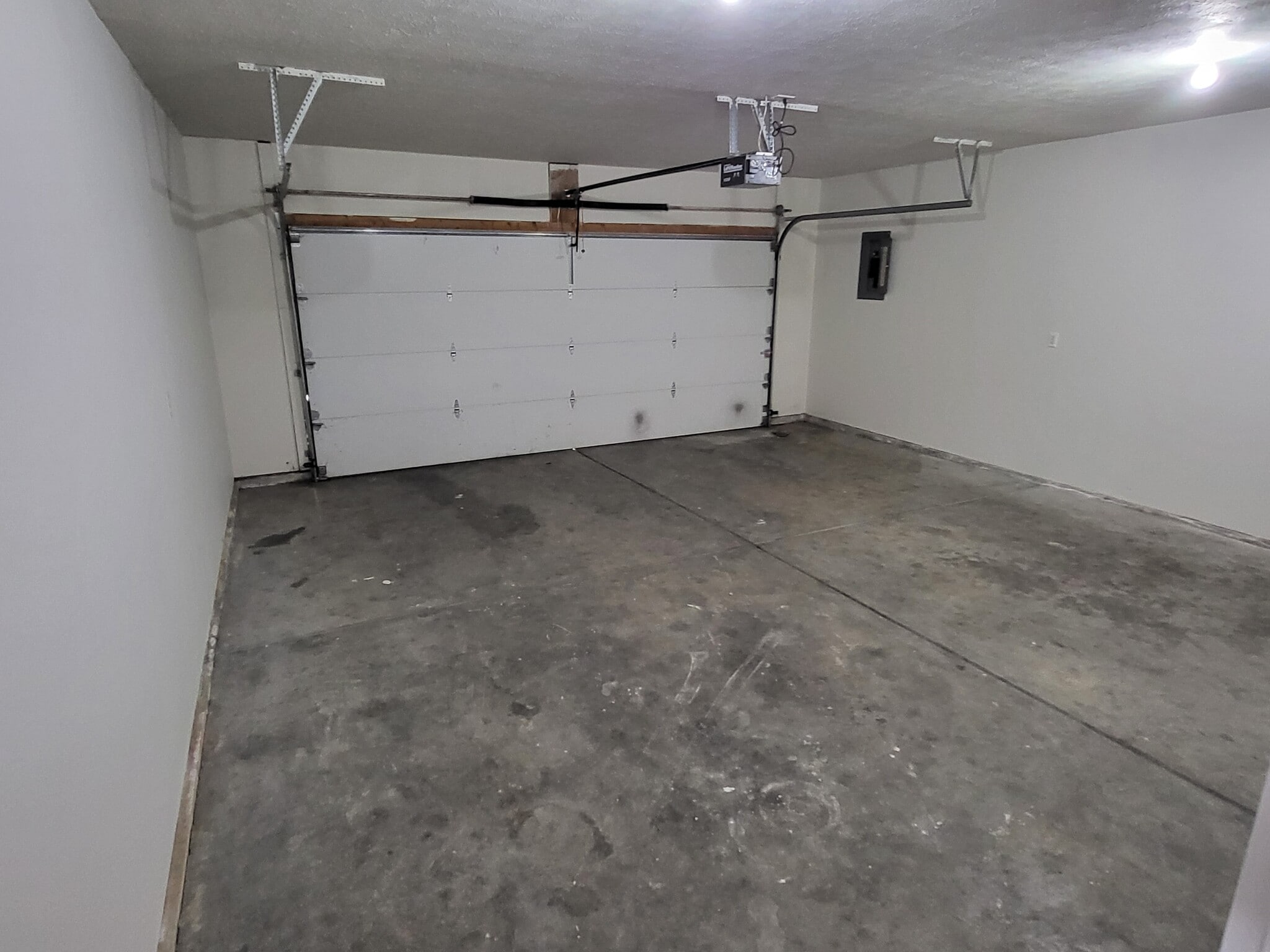 Garage - 2675 N National Ave