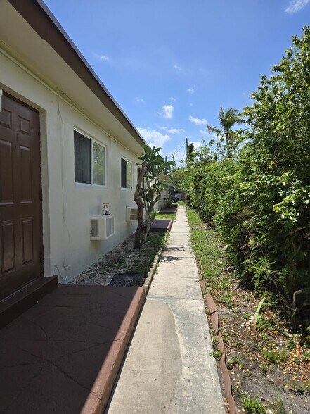 Building Photo - 2245 Fillmore St