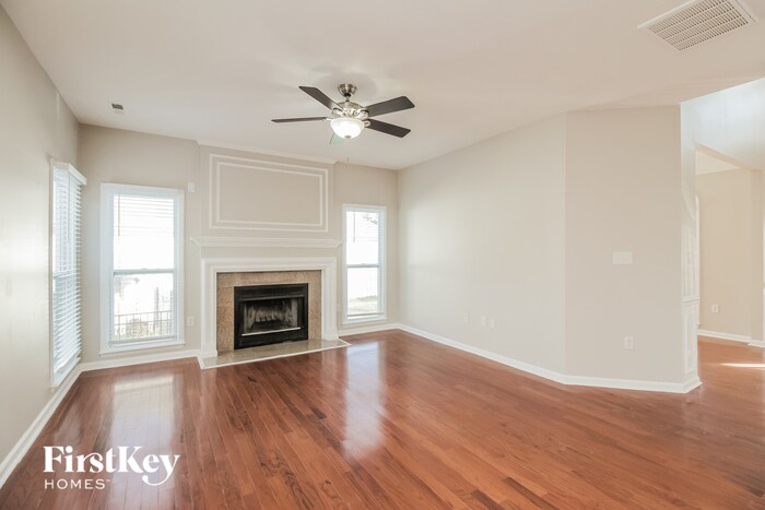 Building Photo - 6619 Hawksnest Dr