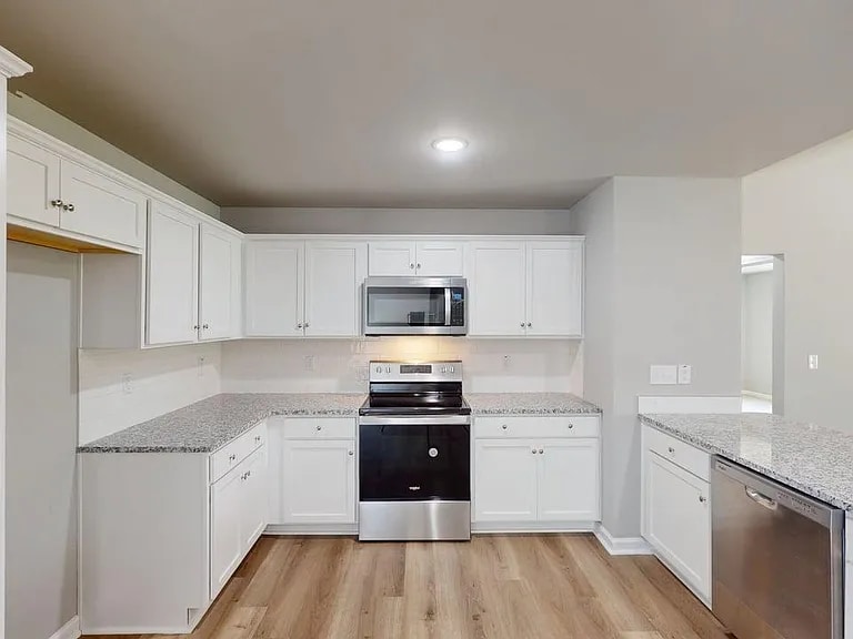 Building Photo - 204 Grand Oaks Dr