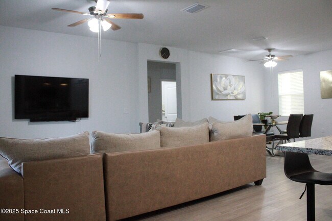 Building Photo - 843 Sorrel St NW