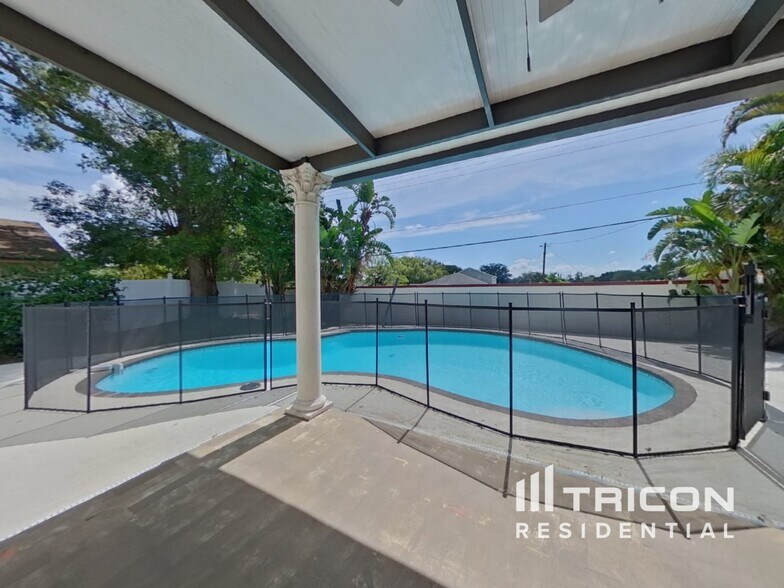 Building Photo - 8637 Leighton Dr