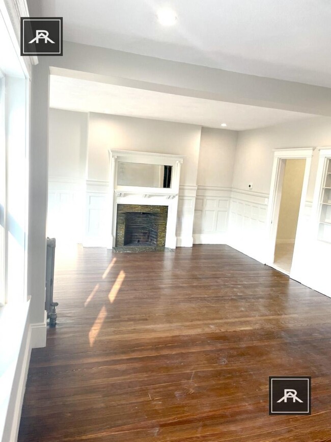 Building Photo - 3 bedroom in Brookline MA 02445