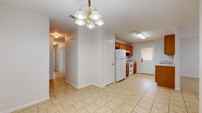 Building Photo - 316 Cedar Ridge Dr