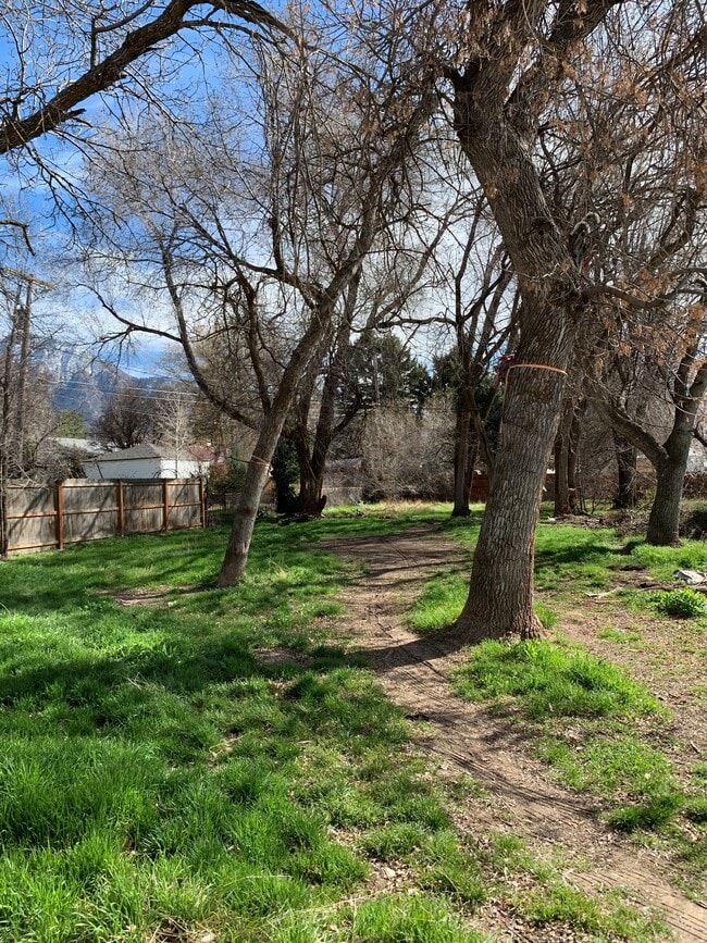 Building Photo - 2420 E 3300 S