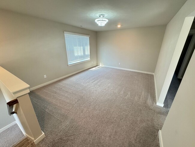 Building Photo - FOR LEASE- TOWNHOME IN LEBANON!