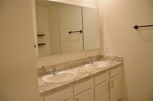 Building Photo - 216 Eagleview Loop