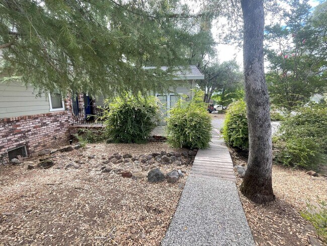 Building Photo - Short term 4-8 mo.  rental-Lake view 3 bedroom, 3 bath plus office in Lake Wildwood, Penn Valley, CA
