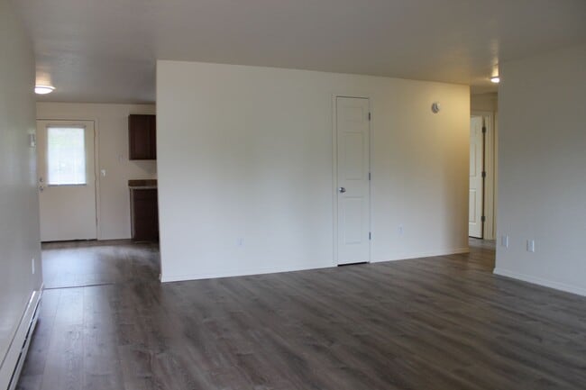 Building Photo - 232 NE Palomar Ct