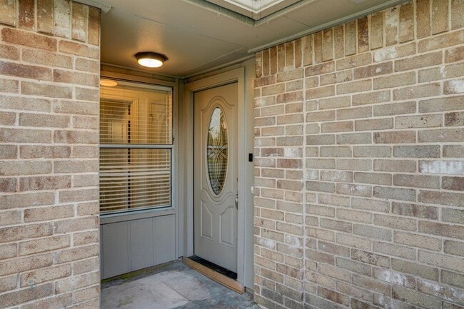 Building Photo - 219 Greenshire Dr