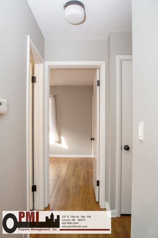 Building Photo - 820 S 38th St