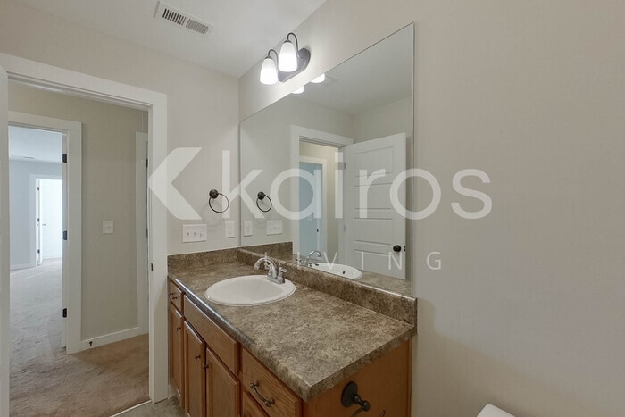 Building Photo - 44 Maple Leaf Dr