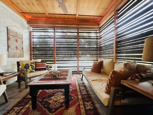 Building Photo - 3231 Bonway Dr