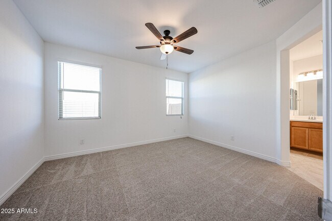 Building Photo - 8734 W Pasadena Ave