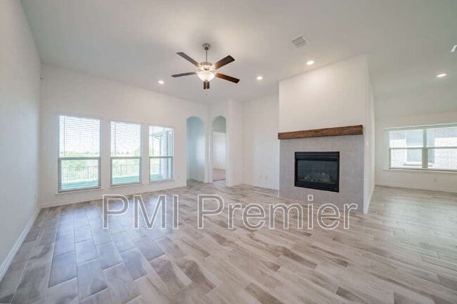 Building Photo - 14817 Equine Trail
