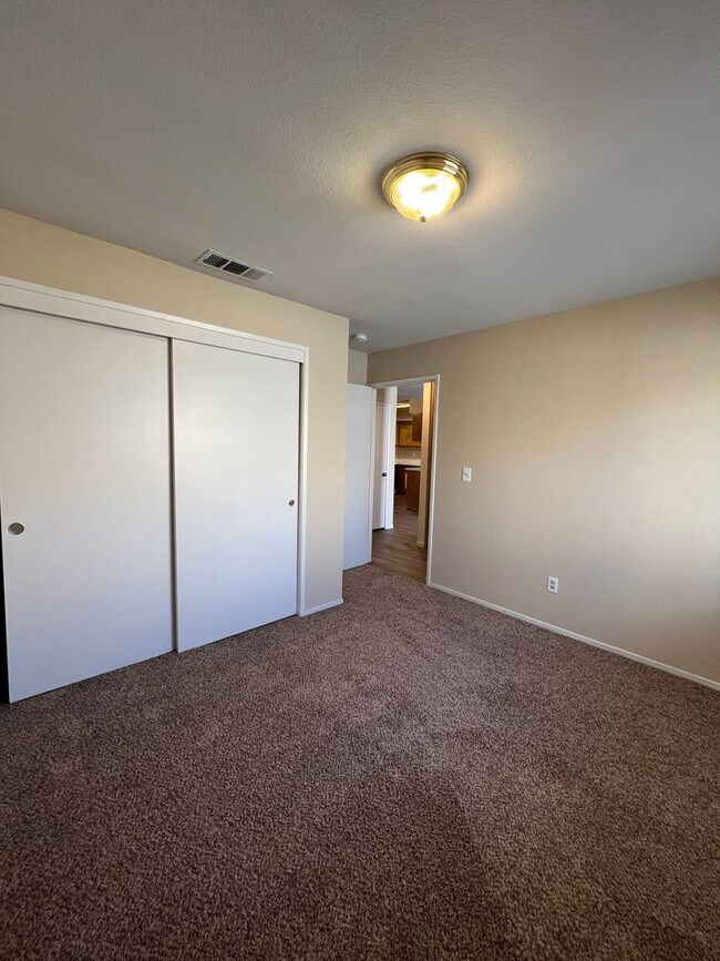 Building Photo - 8609 Lyn River Ct
