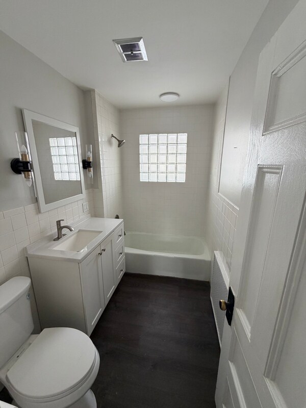 Building Photo - 61 Woodlawn St