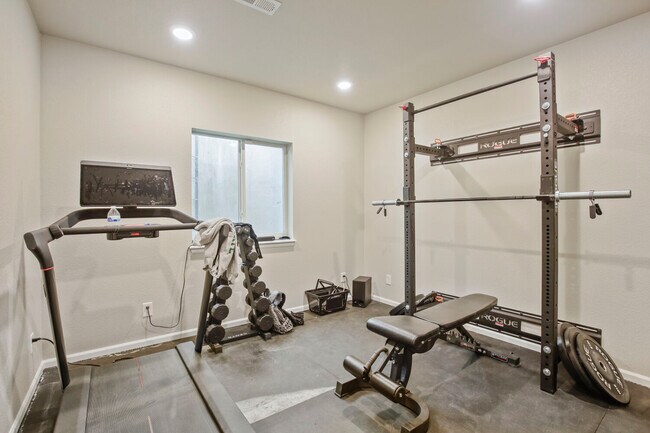 Building Photo - 1617 Colorado River Dr
