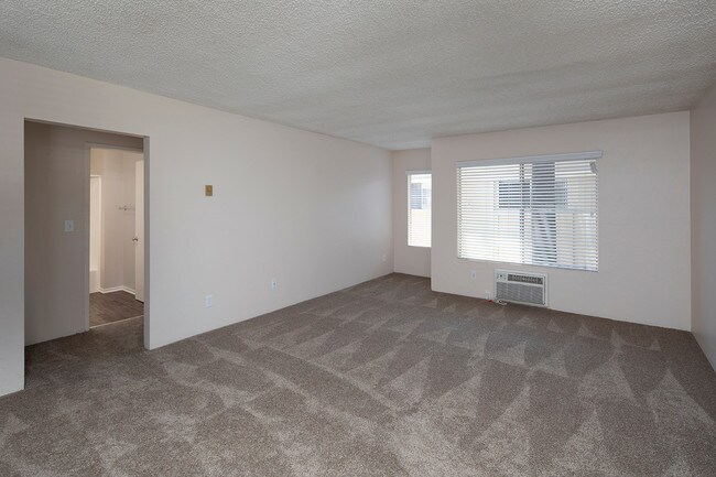 Building Photo - *2 WEEKS FREE!* El Cajon 2 BR w/ Parking, ...