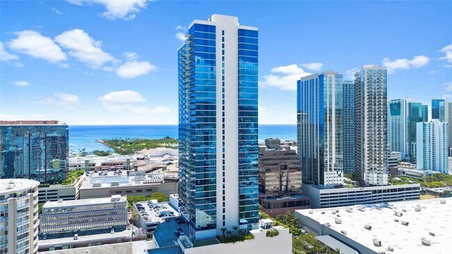 Building Photo - ALL utilities included, furnished one bedroom w/ parking at Azure!