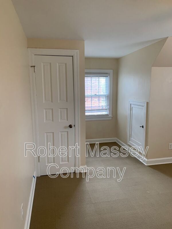 Building Photo - 2546 Woodcreek Rd