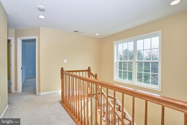 Building Photo - 41625 Broxbourne Terrace