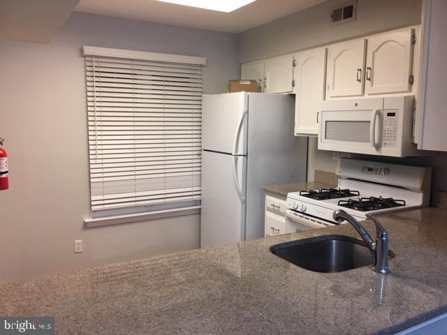 Building Photo - 3202B Limestone Way