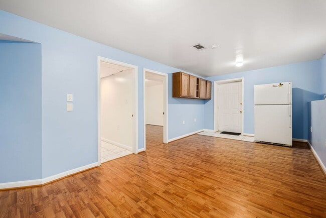 Building Photo - 11821 Sinclair Ln