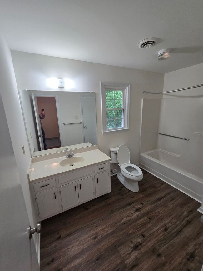 Building Photo - AVAILABLE NOW IN PRINCE GEORGE COUNTY >>>V...