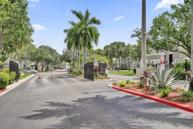 Building Photo - 3911 Shoma Dr