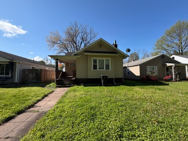 Building Photo - 1106 Roosevelt St