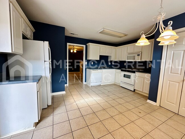 Building Photo - Town home for Rent in Helena, AL! COMING SOON!