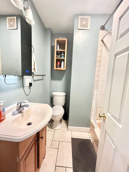 Building Photo - 846 Huntington Ave