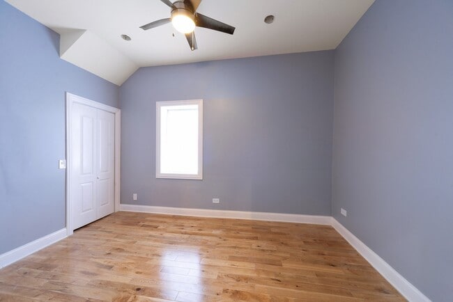 Building Photo - 3852 W Monroe St