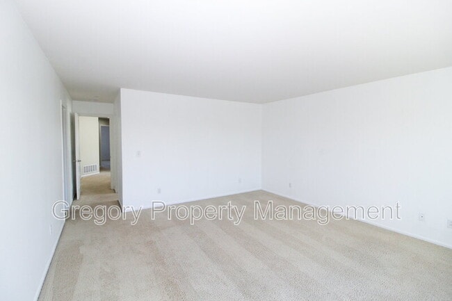 Building Photo - 2331 87th Dr NE