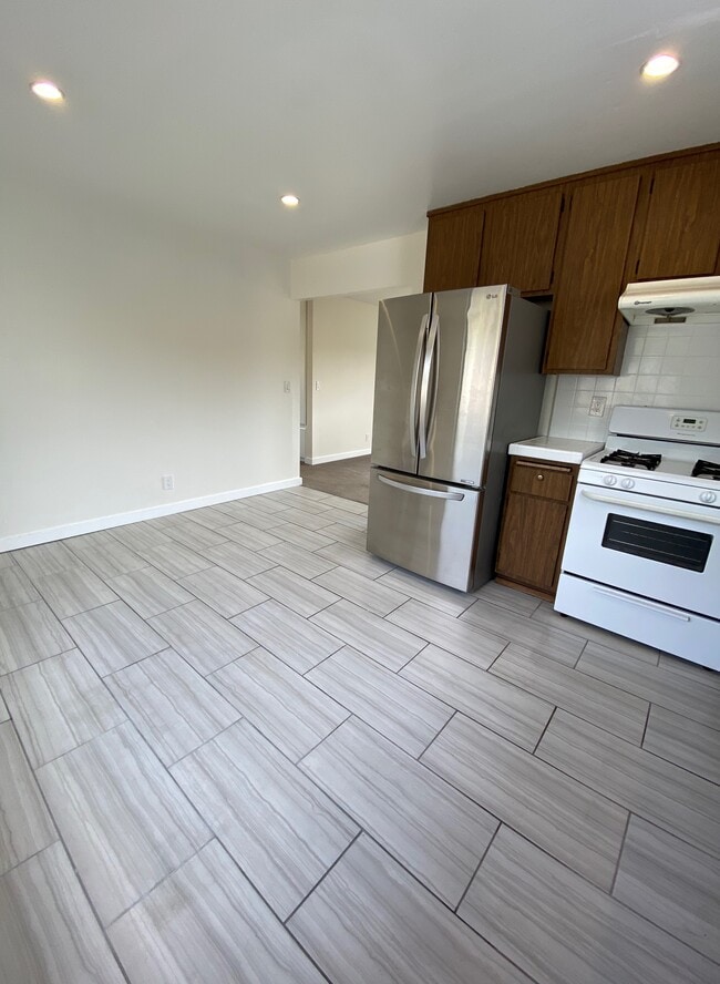 Kitchen C - 3019 Chaucer St