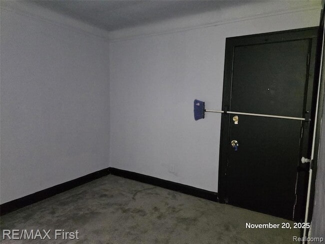 Building Photo - 9379 Manor St